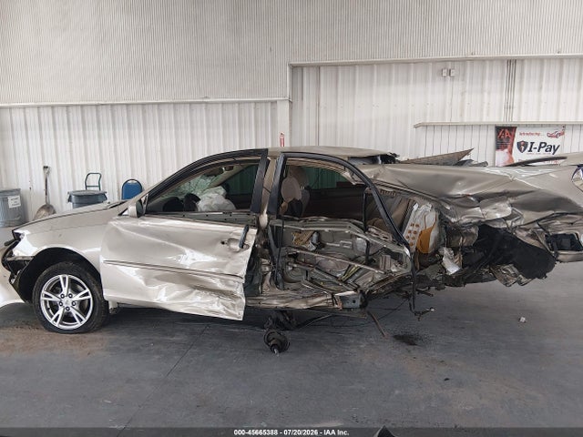 45665388 :رقم المزاد ، 4T1BE32K83U712856 vin ، 2003 Toyota Camry Le مزاد بيع