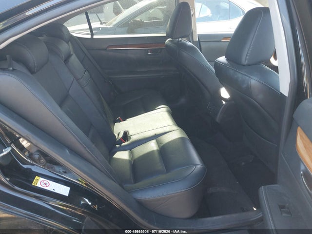 JTHBW1GG5E2070099 Lexus ES 300H