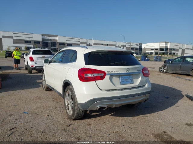 2015 Mercedes-benz Gla 250 4matic მანქანა იყიდება აუქციონზე, vin: WDCTG4GB8FJ083990, აუქციონის ნომერი: 45665610