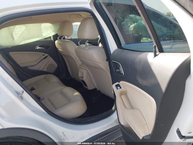 2015 Mercedes-benz Gla 250 4matic მანქანა იყიდება აუქციონზე, vin: WDCTG4GB8FJ083990, აუქციონის ნომერი: 45665610