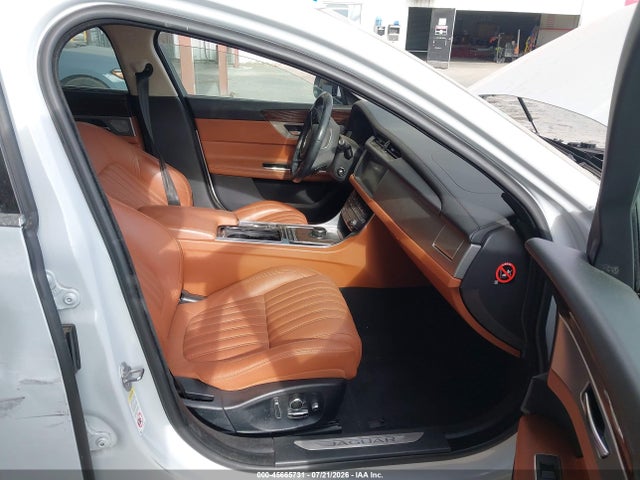 45665731 :رقم المزاد ، SAJBH4EV4JCY53242 vin ، 2018 Jaguar Xf 35t Portfolio Limited Edition مزاد بيع