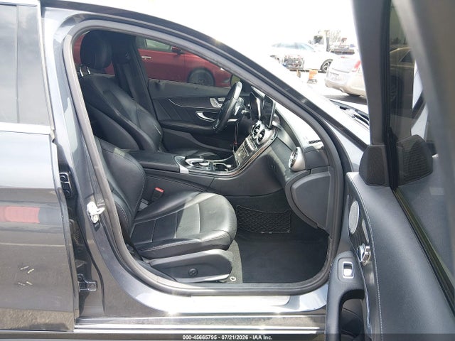 2015 Mercedes-benz C 300 Sport მანქანა იყიდება აუქციონზე, vin: 55SWF4JB6FU090182, აუქციონის ნომერი: 45665795