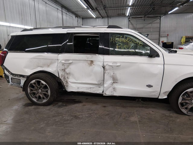 2025 Ford Expedition King Ranch Max მანქანა იყიდება აუქციონზე, vin: 1FMJK1P85SEA75942, აუქციონის ნომერი: 45665825
