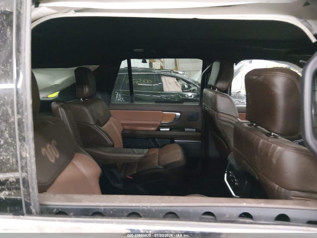 2025 Ford Expedition King Ranch Max მანქანა იყიდება აუქციონზე, vin: 1FMJK1P85SEA75942, აუქციონის ნომერი: 45665825