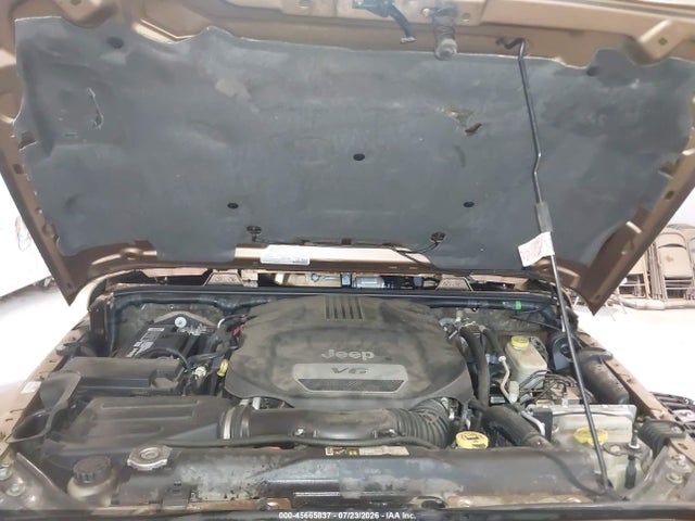 2015 Jeep Wrangler Unlimited Sahara მანქანა იყიდება აუქციონზე, vin: 1C4BJWEG1FL624038, აუქციონის ნომერი: 45665837