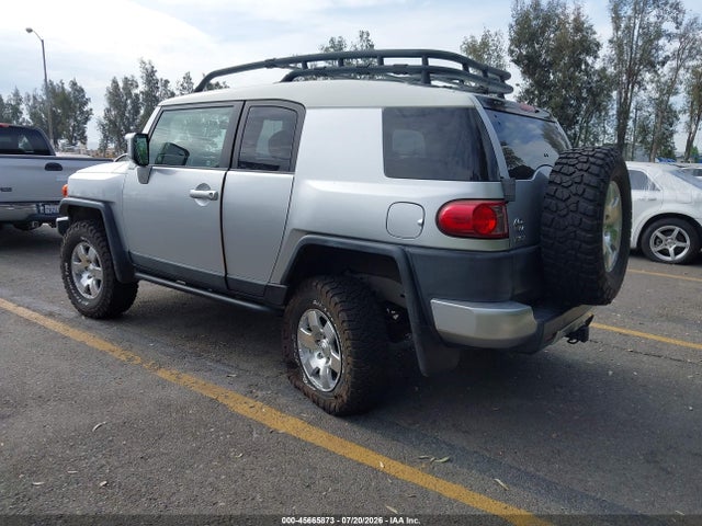 45665873 :رقم المزاد ، JTEBU11F170082512 vin ، 2007 Toyota Fj Cruiser مزاد بيع