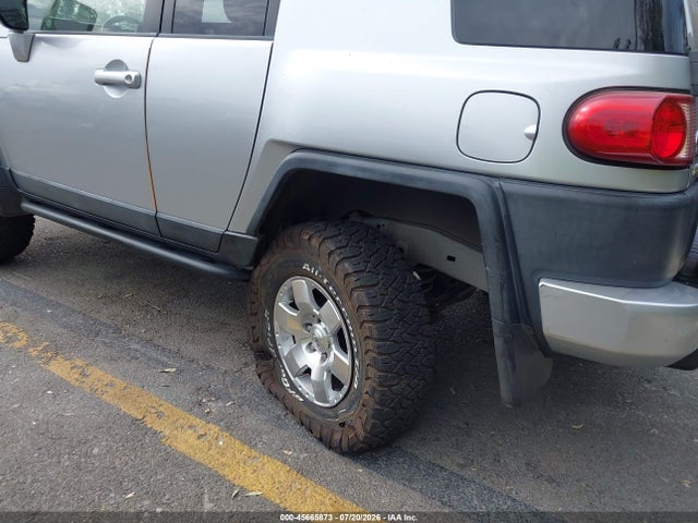 45665873 :رقم المزاد ، JTEBU11F170082512 vin ، 2007 Toyota Fj Cruiser مزاد بيع