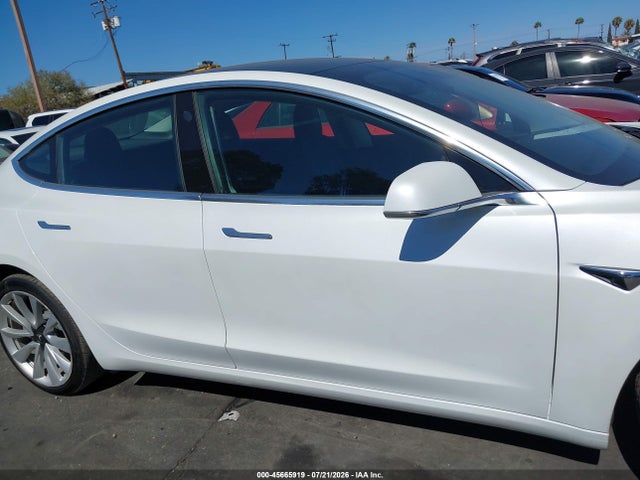 Продажа на аукционе авто 2019 Tesla Model 3 Long Range/performance, vin: 5YJ3E1EB5KF512484, номер лота: 45665919