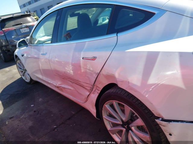 Продажа на аукционе авто 2019 Tesla Model 3 Long Range/performance, vin: 5YJ3E1EB5KF512484, номер лота: 45665919