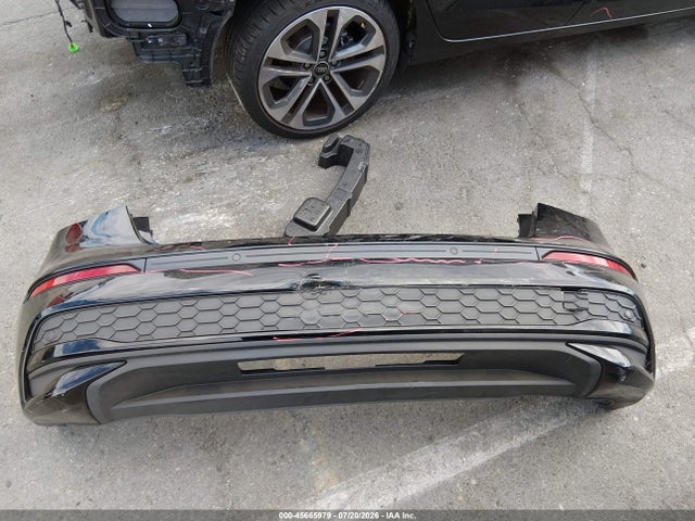 2025 Audi A3 Premium 40 Tfsi Quattro S Tronic მანქანა იყიდება აუქციონზე, vin: WAUGUDGY4SA047466, აუქციონის ნომერი: 45665979