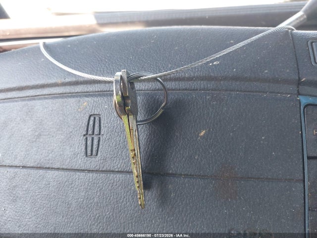 45666190 :رقم المزاد ، 1LNCM81W1MY737133 vin ، 1991 Lincoln Town Car Executive مزاد بيع