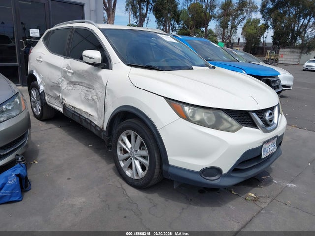 Nissan Rogue Sport Sv 2017 JN1BJ1CP4HW015617 головне зображення