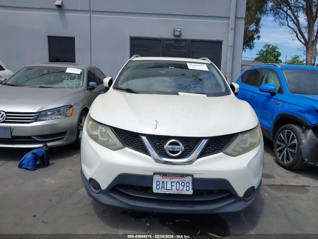 JN1BJ1CP4HW015617 Nissan Rogue Sport Sv