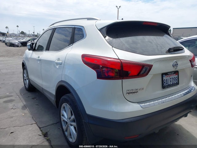 JN1BJ1CP4HW015617 Nissan Rogue Sport Sv