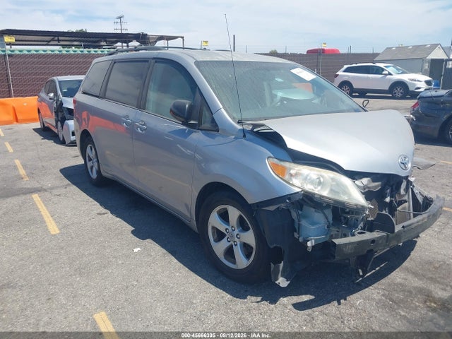 2012 Toyota Sienna Le V6 8 Passenger მანქანა იყიდება აუქციონზე, vin: 5TDKK3DC8CS214342, აუქციონის ნომერი: 45666395