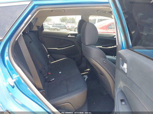 KM8J23A48KU939955 Hyundai TUCSON SE