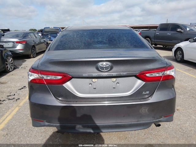 2018 Toyota Camry Le მანქანა იყიდება აუქციონზე, vin: 4T1B11HKXJU143335, აუქციონის ნომერი: 45666586