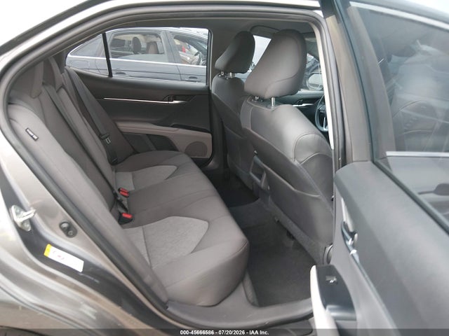 2018 Toyota Camry Le მანქანა იყიდება აუქციონზე, vin: 4T1B11HKXJU143335, აუქციონის ნომერი: 45666586