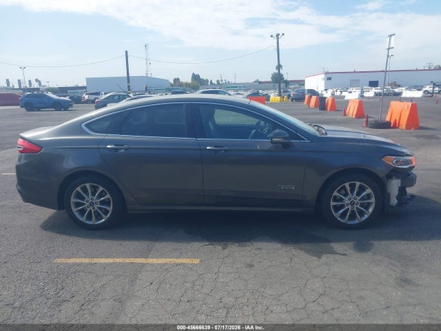 3FA6P0PU8HR329786 Ford Fusion Energi Se Luxury