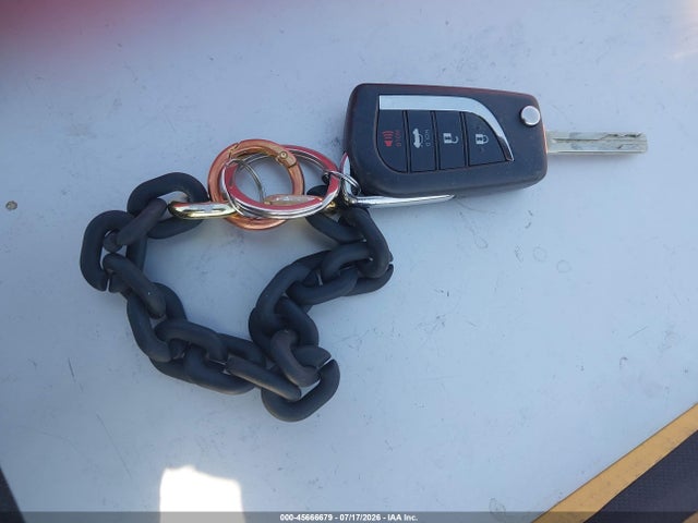 4T1C11AK2NU626001 Toyota CAMRY LE