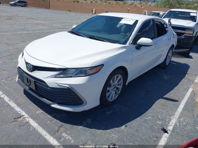 4T1C11AK2NU626001 Toyota CAMRY LE