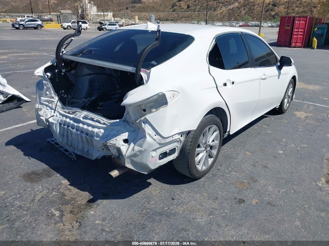 4T1C11AK2NU626001 Toyota CAMRY LE