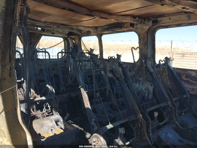 1FBZX2ZM2FKA73327 Ford Transit-350 Xlt