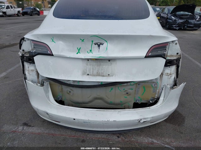 Auction sale of the 2018 Tesla Model 3 Long Range/mid Range, vin: 5YJ3E1EA3JF040677, lot number: 45666781