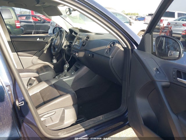 2016 Volkswagen Tiguan S მანქანა იყიდება აუქციონზე, vin: WVGAV7AX2GW529172, აუქციონის ნომერი: 45666807