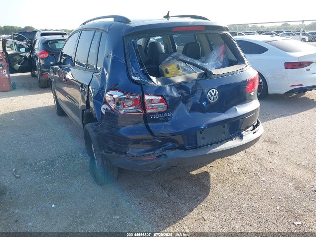 2016 Volkswagen Tiguan S მანქანა იყიდება აუქციონზე, vin: WVGAV7AX2GW529172, აუქციონის ნომერი: 45666807