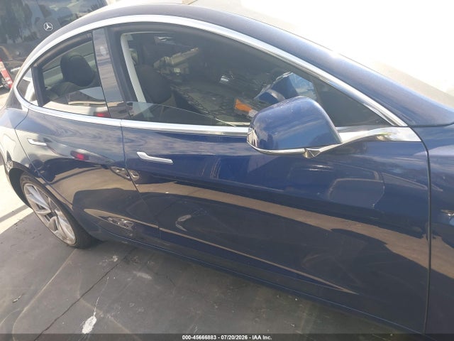 Tesla Model 3 Long Range/mid Range 2018 5YJ3E1EAXJF076351 Image 14