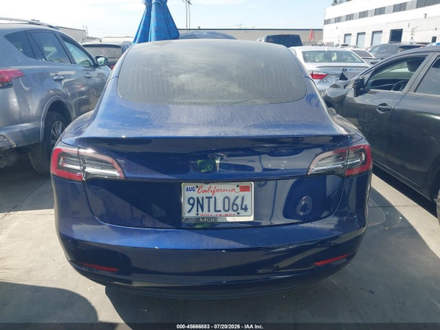 Tesla Model 3 Long Range/mid Range 2018 5YJ3E1EAXJF076351 Image 17