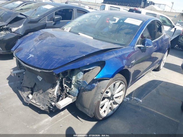 Tesla Model 3 Long Range/mid Range 2018 5YJ3E1EAXJF076351 Image 2