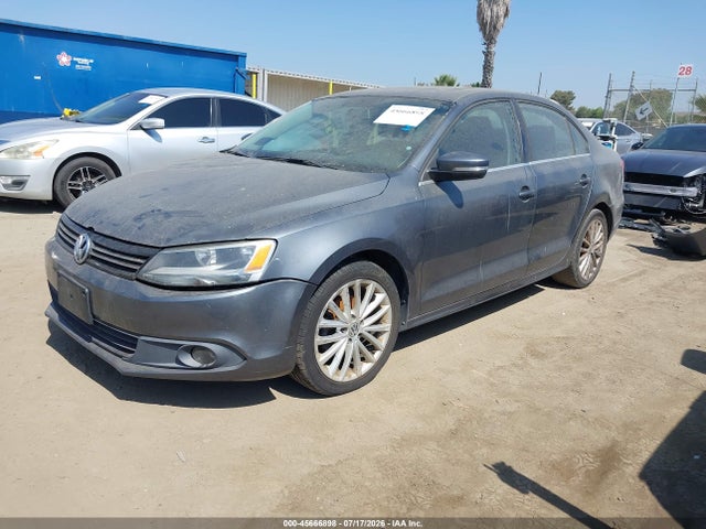 2014 Volkswagen Jetta 1.8t Sel მანქანა იყიდება აუქციონზე, vin: 3VWL17AJ4EM387437, აუქციონის ნომერი: 45666898