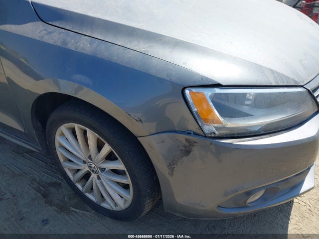 3VWL17AJ4EM387437 Volkswagen Jetta 1.8t Sel