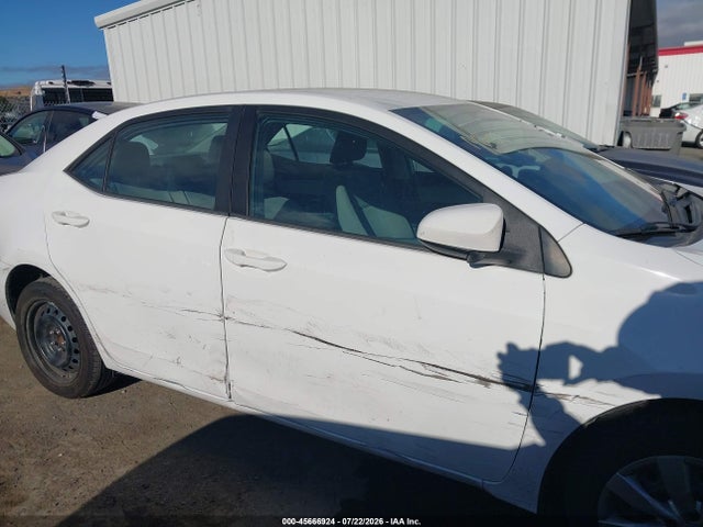 Toyota COROLLA LE 2016 5YFBURHE8GP416153 Image 13