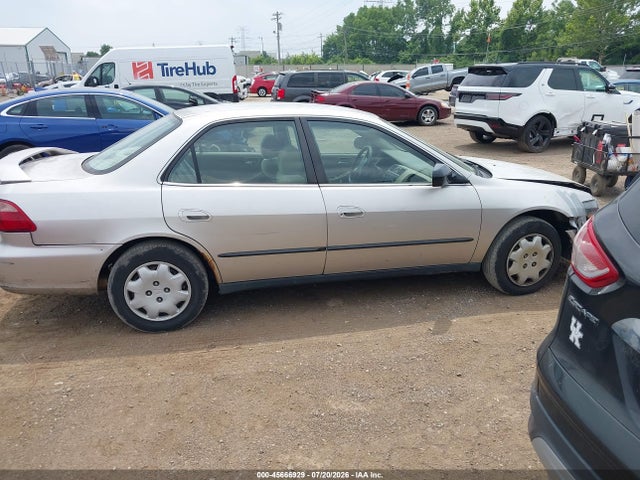 1999 Honda Accord Lx მანქანა იყიდება აუქციონზე, vin: 1HGCG5646XA040699, აუქციონის ნომერი: 45666929