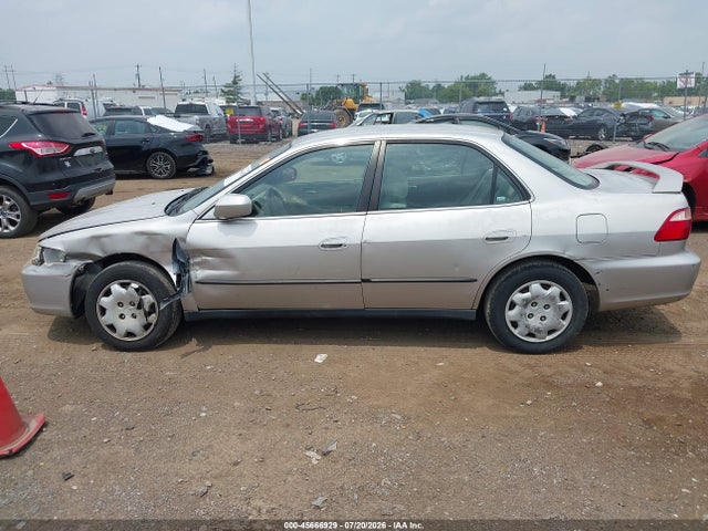 1999 Honda Accord Lx მანქანა იყიდება აუქციონზე, vin: 1HGCG5646XA040699, აუქციონის ნომერი: 45666929