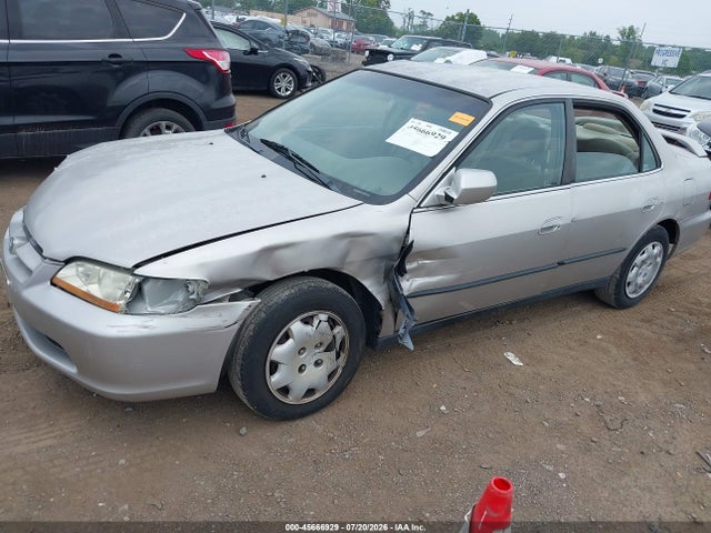 1999 Honda Accord Lx მანქანა იყიდება აუქციონზე, vin: 1HGCG5646XA040699, აუქციონის ნომერი: 45666929