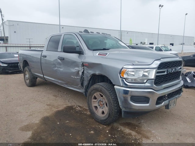 45666934 :رقم المزاد ، 3C6UR5HJ9NG252406 vin ، 2022 Ram 2500 Tradesman  4x4 8' Box مزاد بيع
