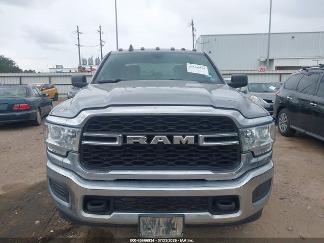 45666934 :رقم المزاد ، 3C6UR5HJ9NG252406 vin ، 2022 Ram 2500 Tradesman  4x4 8' Box مزاد بيع