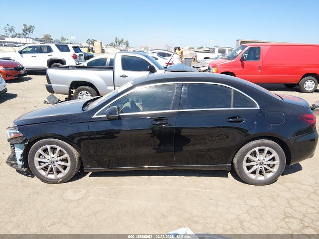 W1K3G4EB8MJ300207 Mercedes-Benz A 220