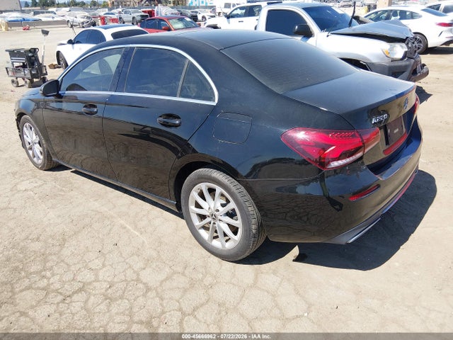 W1K3G4EB8MJ300207 Mercedes-Benz A 220