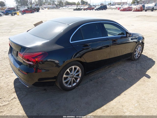 W1K3G4EB8MJ300207 Mercedes-Benz A 220