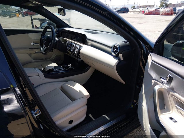W1K3G4EB8MJ300207 Mercedes-Benz A 220