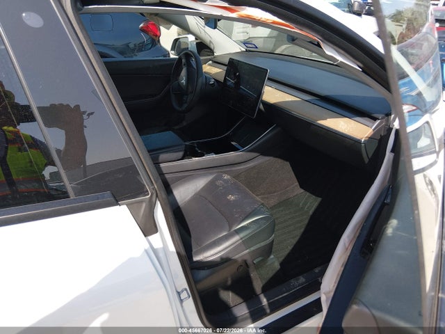 45667026 :رقم المزاد ، 5YJYGDEE1LF009628 vin ، 2020 Tesla Model Y Long Range Dual Motor All-wheel Drive مزاد بيع