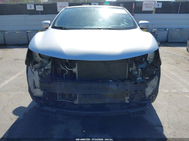 JN1BJ1CP2JW107413 Nissan Rogue Sport S