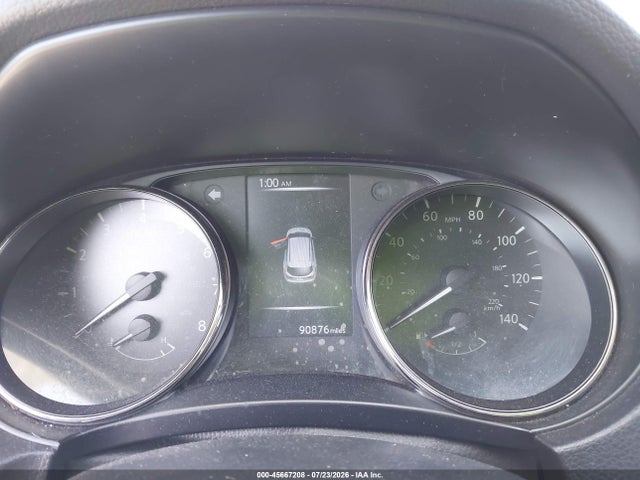 JN1BJ1CP2JW107413 Nissan Rogue Sport S
