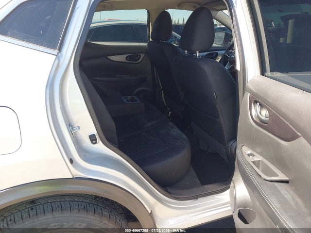 JN1BJ1CP2JW107413 Nissan Rogue Sport S