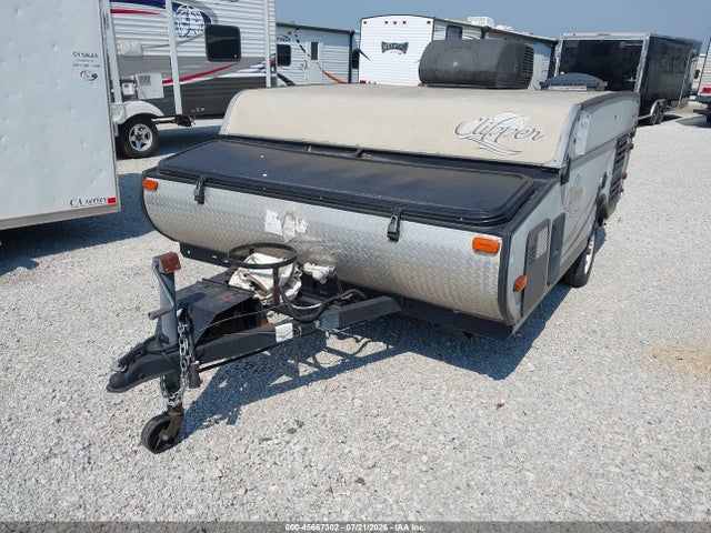 Coachmen Clipper 2016 5ZT1CPDC9G5010420 Image 2